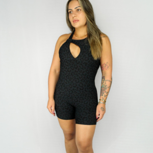 Macaquinho jaguar black detalhes no busto e costas aberta